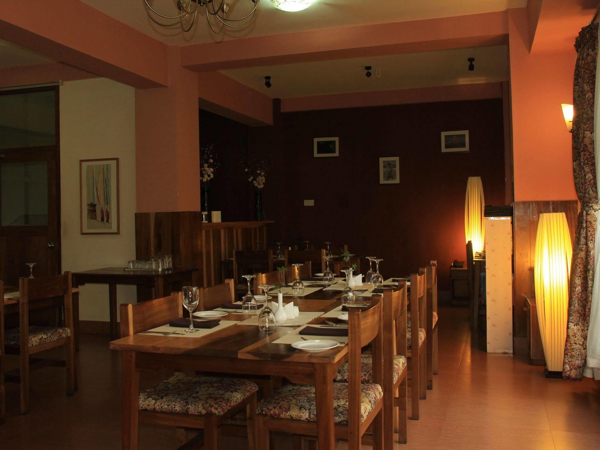 Khamsum Inn Thimphu Exterior photo